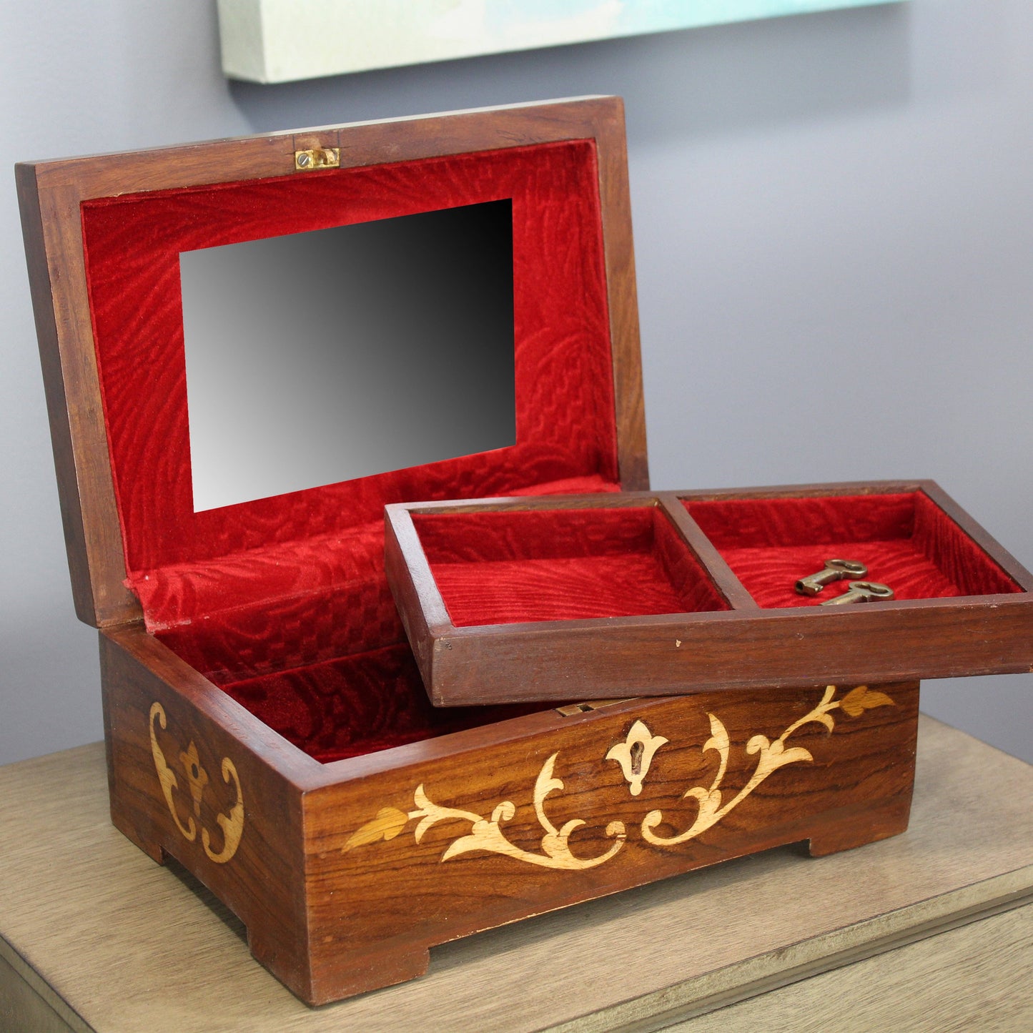 Handmade Rosewood Flower Wooden Decorative Box with Key