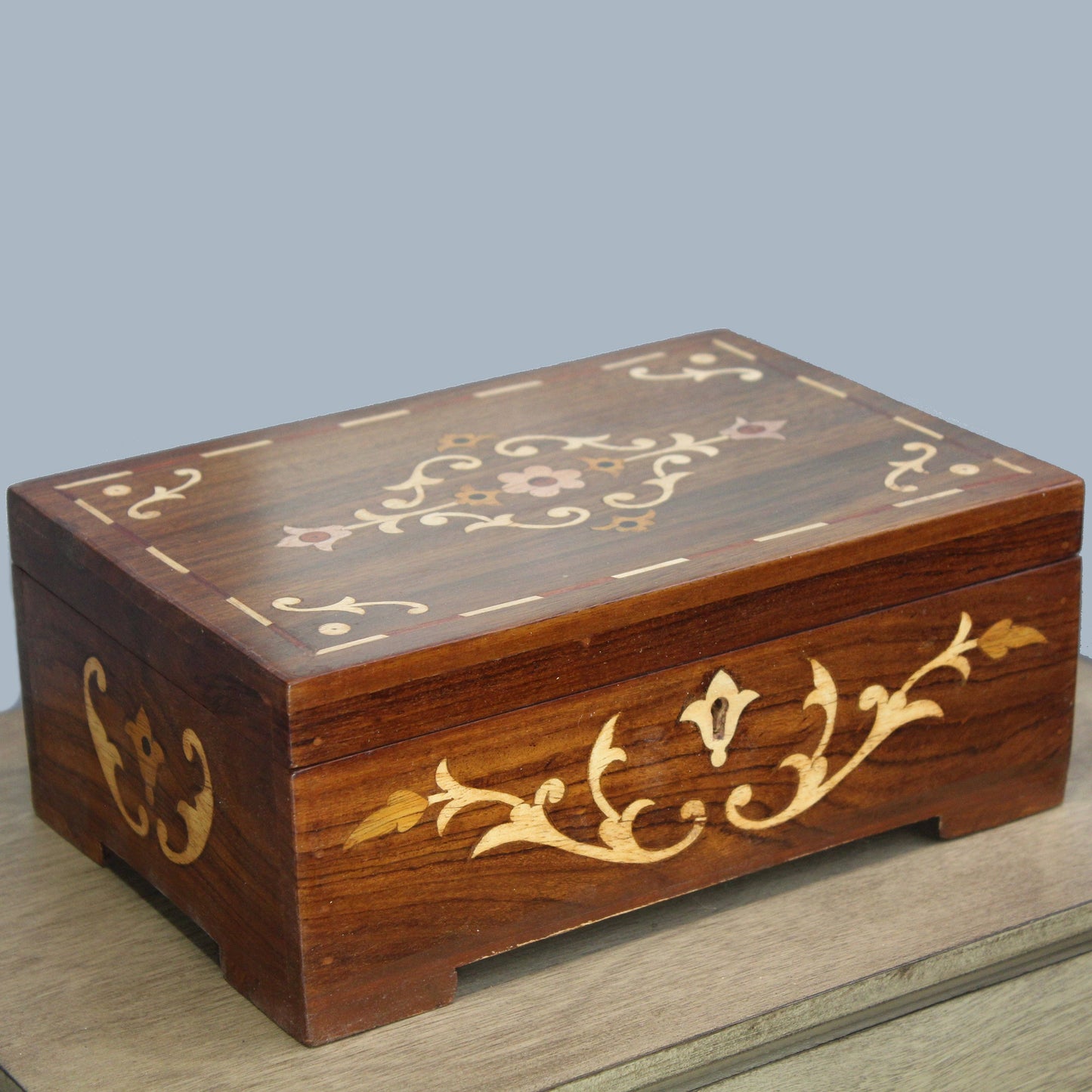 Handmade Rosewood Flower Wooden Decorative Box with Key